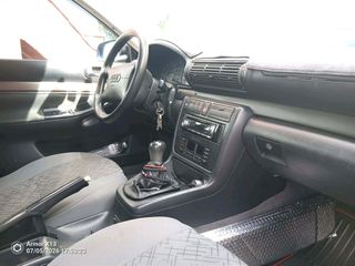 Audi A4 1996-thumb-4