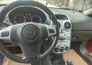 Opel Corsa 2010-thumb-8