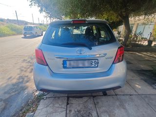 Toyota Yaris 2016-thumb-4