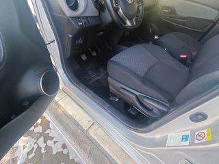 Toyota Yaris 2016-thumb-10