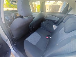 Toyota Yaris 2016-thumb-12