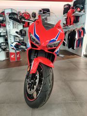 Honda CBR 650 2026 E-CLUTCH-thumb-2