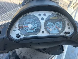 Piaggio Beverly 400 2009-thumb-3