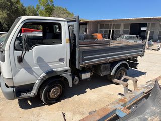 Ανατροπή Nissan 2003 cabstar-thumb-1