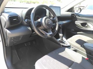 Toyota Yaris 2025 ACTIVE PLUS-thumb-8