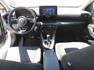 Toyota Yaris 2025 ACTIVE PLUS-thumb-9