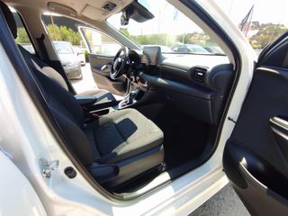 Toyota Yaris 2025 ACTIVE PLUS-thumb-14