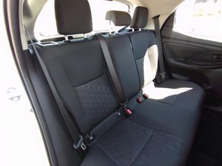 Toyota Yaris 2025 ACTIVE PLUS-thumb-15