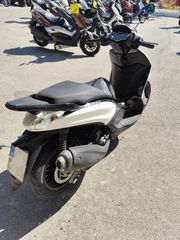 Piaggio Beverly 300 2015-thumb-3