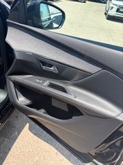 Peugeot 3008 2017 1.2 e-THP 130hp GT Line **PANORAMA**-thumb-27