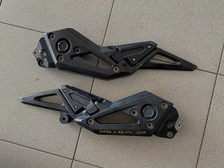 Honda X-ADV (2017-2020) Βάσεις Μαρσπιέ/Ποδοστήρια L+R σε άριστη κατάσταση!!!