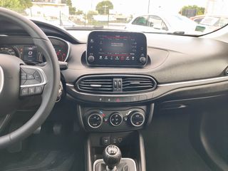 Fiat Tipo 2018 1.6 JTDM LOUNGE! FULL EXTRA!-thumb-18