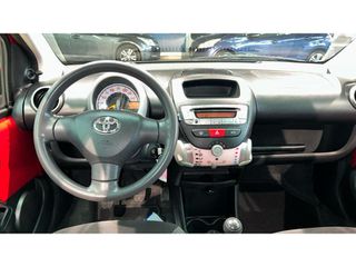 Toyota Aygo 2013 LIVE-thumb-8