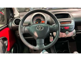 Toyota Aygo 2013 LIVE-thumb-9