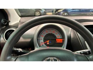 Toyota Aygo 2013 LIVE-thumb-10
