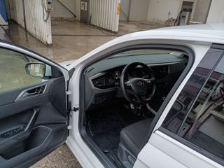 Volkswagen Polo 2018-thumb-5