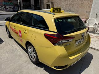 Toyota Auris 2018-thumb-2