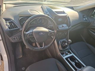 Ford Kuga 2019-thumb-6