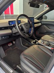 Ford Mustang Mach-E 2023 AWD / PANORAMA / 351 hp-thumb-5