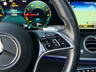 Mercedes-Benz E 300 2020 *AMG LINE*PANORAMA*E63 LOOK*-thumb-37