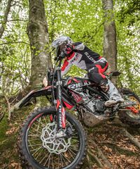 Rieju MR 125 Pro 2026 ENDURO 125 cc-ΟΔΗΓΗΤΕ ΜΕ ΑΔΕΙΑ ΑΥΤΟΚΙΝΗΤΟΥ+ΑΔΕΙΑ ΚΥΚΛΟΦΟΡΙΑΣ-thumb-6