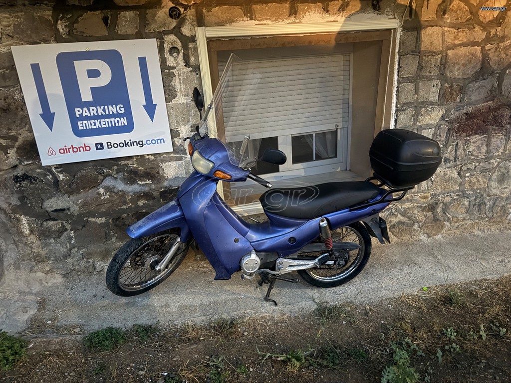 Modenas Kriss II 2004