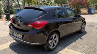 Opel Astra 2015-thumb-4