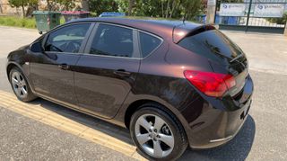 Opel Astra 2015-thumb-8
