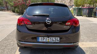 Opel Astra 2015-thumb-11