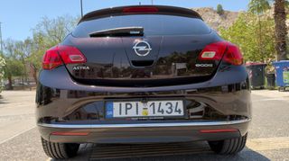 Opel Astra 2015-thumb-13