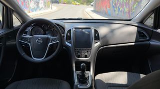 Opel Astra 2015-thumb-15