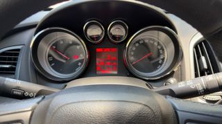 Opel Astra 2015-thumb-28