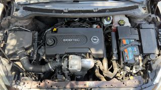 Opel Astra 2015-thumb-30