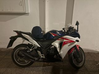 Honda CBR250R 2012 HRC-thumb-4