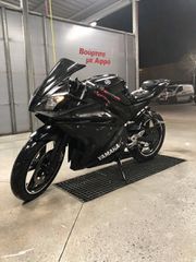 Yamaha YZF - R125 2011