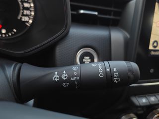 Renault Clio 2022 1.0 TCE INTENS-thumb-46
