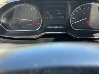 Peugeot 208 2019 1.2 PURETECH 82 SIGNATURE !!-thumb-13