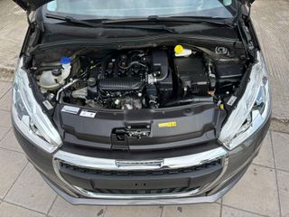 Peugeot 208 2019 1.2 PURETECH 82 SIGNATURE !!-thumb-14
