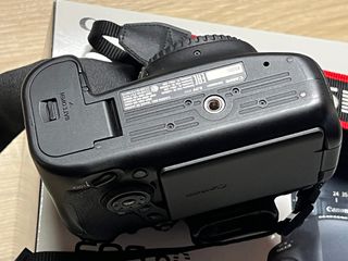 Canon EOS 6D Mark II Body DSLR Full Frame-thumb-3