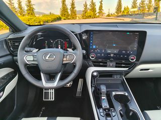 Lexus NX 450h 2023 *ΠΡΟΣΦΟΡΑ ΣΕΠΤΕΜΒΡΙΟΥ*NX 450h+ F Sport | Plug-in Hybrid e-Fo-thumb-24