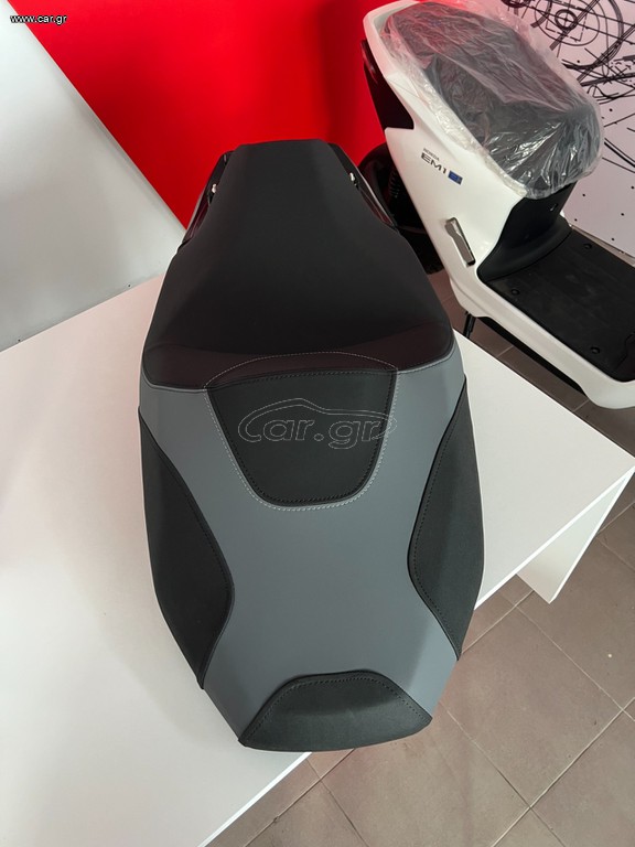 Γνήσια σέλα για Honda ADV350, μοντέλο 2025.