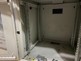 ΚΑΜΠΙΝΑ RACK SERVER-thumb-1