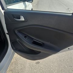 Hyundai i 20 2015-thumb-19