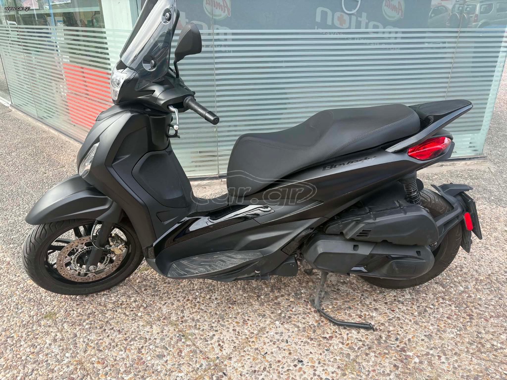 Piaggio Beverly 400 2024