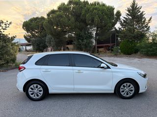 Hyundai i 30 2018 DIESEL automatic-thumb-8