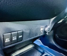 Toyota RAV 4 2017 4X4 HYBRID-AUTOMATIC-thumb-27