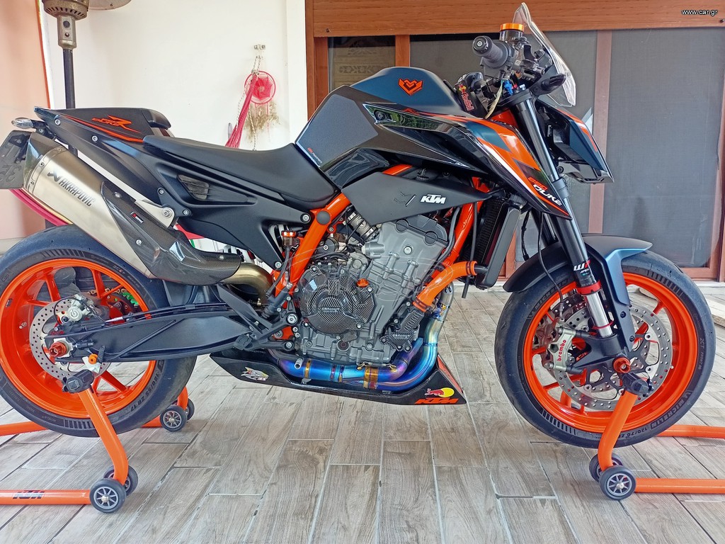 KTM 890 Duke R 2023