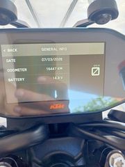 KTM 890 Duke R 2023-thumb-7