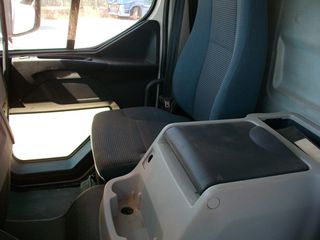 Καρότσα Κουρτίνα Volvo 2013 FL-240 EEV-thumb-7