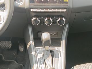 Renault Captur 2023-thumb-12